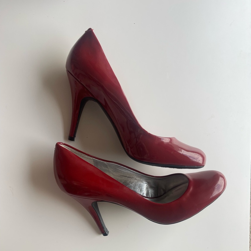 Jessica Simpson red patent leather pumps